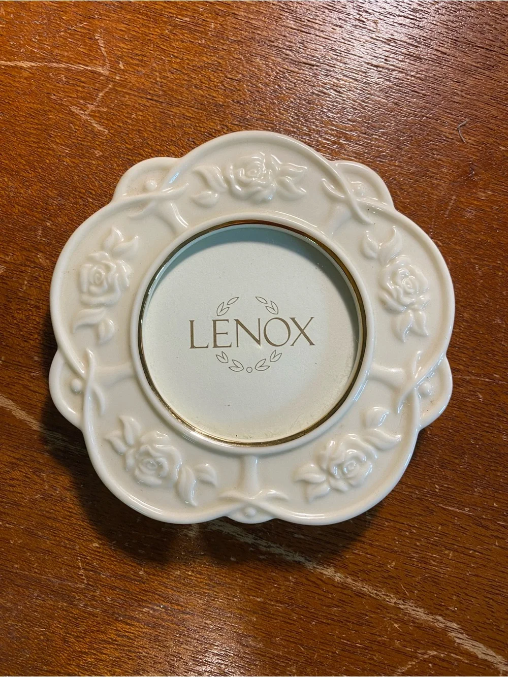 Lenox Cream Porcelain picture frame with Gold Accent